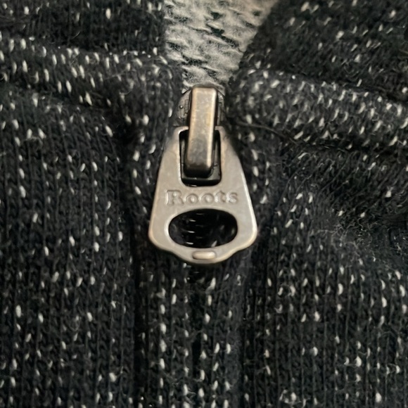 Roots Canada Cabin Zipup - Picture 4 of 6